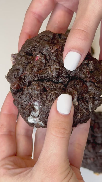 Copycat Levain Bakery Dark Chocolate Peppermint Cookie Recipe